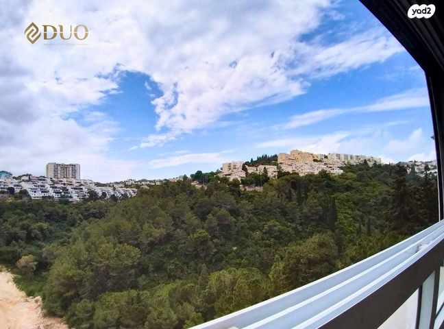 ליאון בלום 16