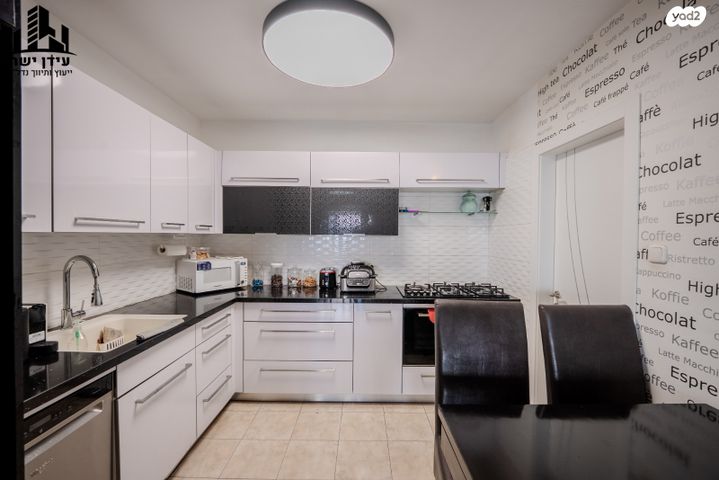 דירה, אסא קדמוני 2, נווה ברבור, כפר שלם מערב, תל אביב יפו