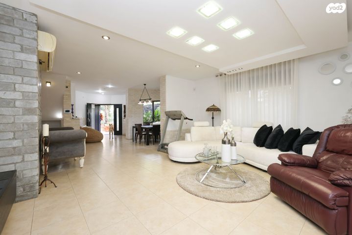 דו משפחתי, יפתח 17, הנחלים, כפר יונה