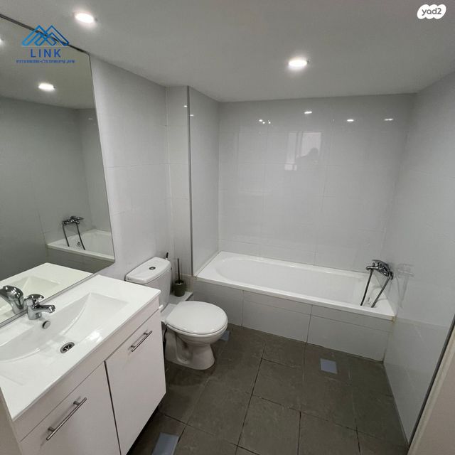 דירה, האנפה, החותרים, טירת כרמל