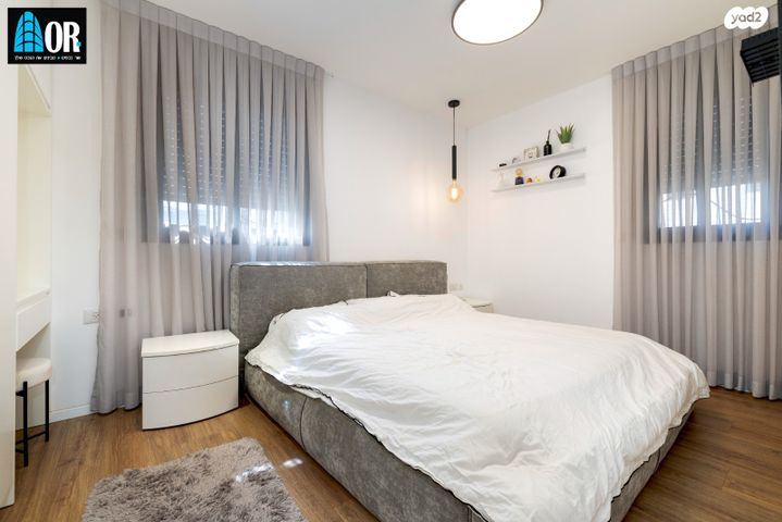 גג/ פנטהאוז, דבורה עומר, נאות שמיר, יבנה