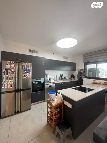 דירה, שמעון פרס, מורשת, מודיעין מכבים רעות