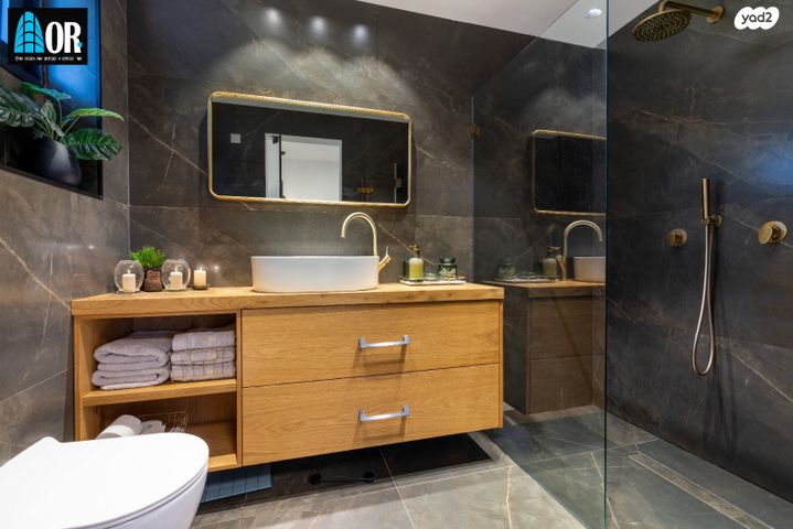 גג/ פנטהאוז, דבורה עומר, נאות שמיר, יבנה