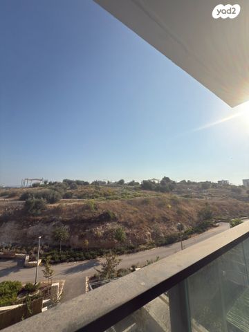 דירה, שמעון פרס, מורשת, מודיעין מכבים רעות