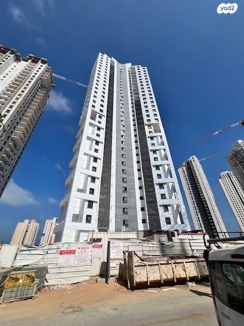 דירה, אמנון ליפקין שחק, נוף הטיילת, נתניה