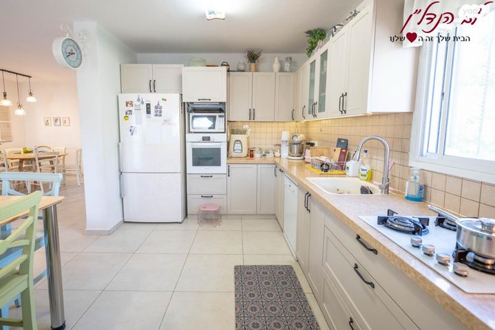 דירה, קיפודן, הפרחים, מודיעין מכבים רעות