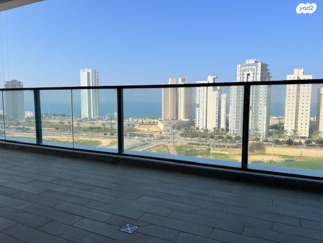 דירה, אמנון ליפקין שחק, נוף הטיילת, נתניה