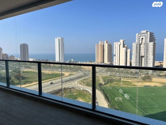 דירה, אמנון ליפקין שחק, נוף הטיילת, נתניה