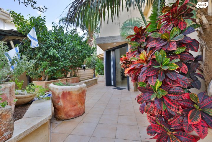 דו משפחתי, יפתח 17, הנחלים, כפר יונה