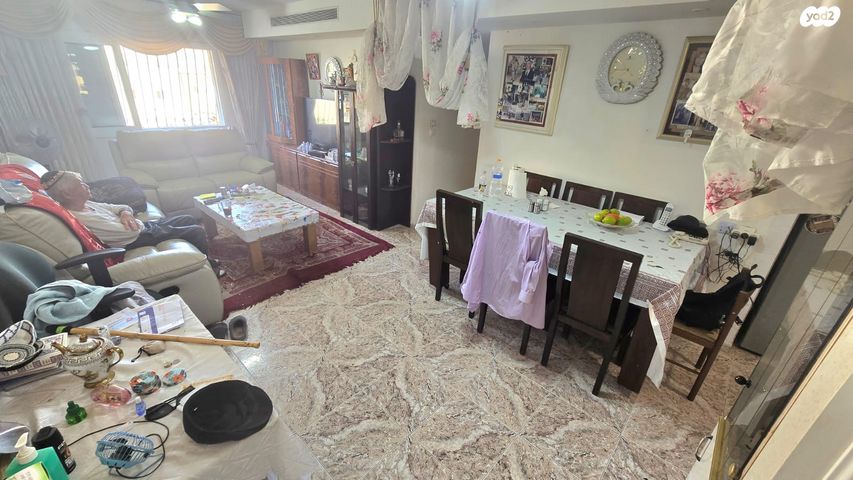 דירה, אבא אחימאיר 28, קרית מנחם בגין, רמלה