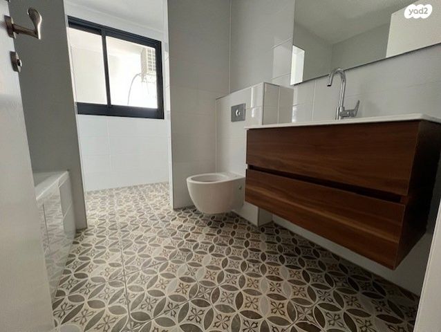 דירה, אמנון ליפקין שחק, נוף הטיילת, נתניה