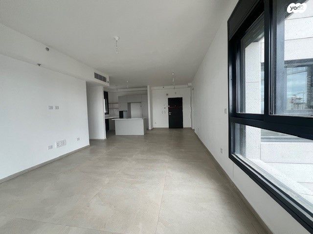 דירה, אמנון ליפקין שחק, נוף הטיילת, נתניה