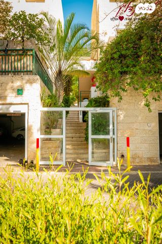 דירה, קיפודן, הפרחים, מודיעין מכבים רעות