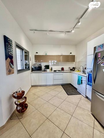 דירה, בנות חיל, ראשון לציון