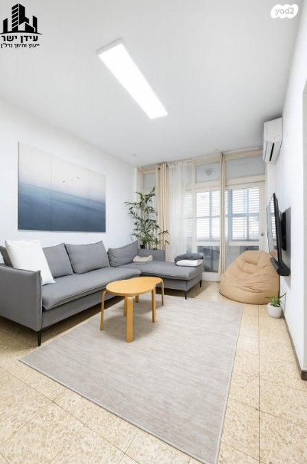 שדרות יהודית 32