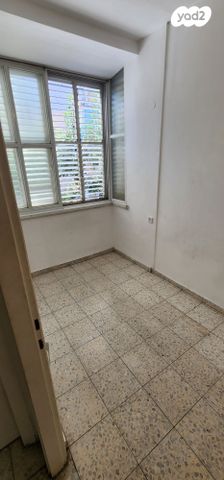 דירה, הרא"ה 127, עליות, רמת גן