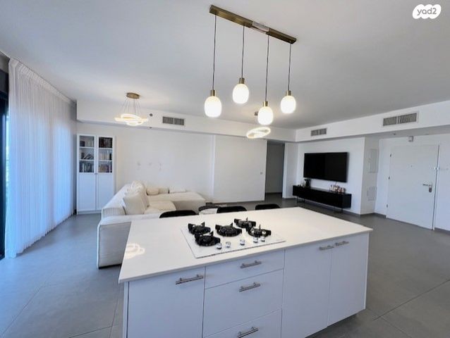 דירה, אייזיק רמבה 9, נוף הטיילת, נתניה