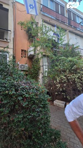 דירה, שדרות חב"ד 27, צהלון, שיכוני חסכון, תל אביב יפו