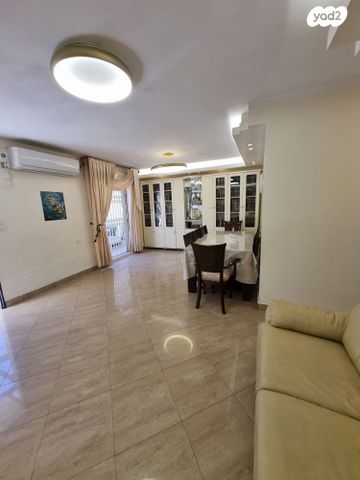 בית פרטי/ קוטג', הרב אברהם שיף, רמות, ירושלים