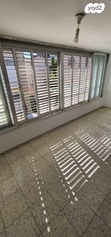 דירה, הרא"ה 127, עליות, רמת גן