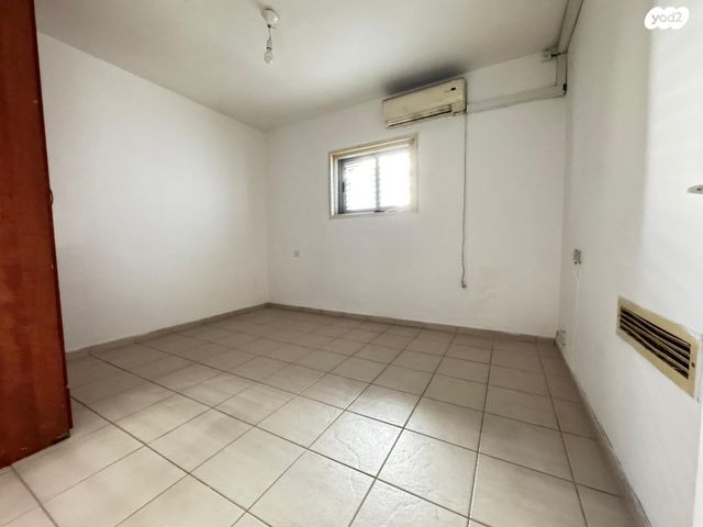 דירה, יהודה לייב פינסקר 49, רמב"ם, ראשון לציון