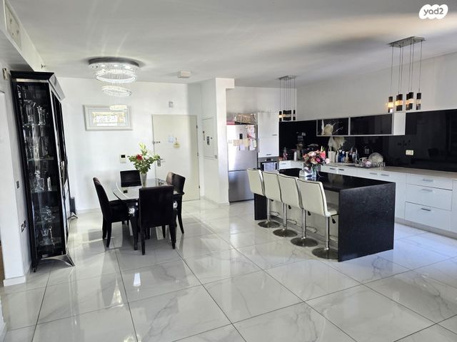 דירה, עוזי חיטמן, הקריה מע"ר, אשדוד