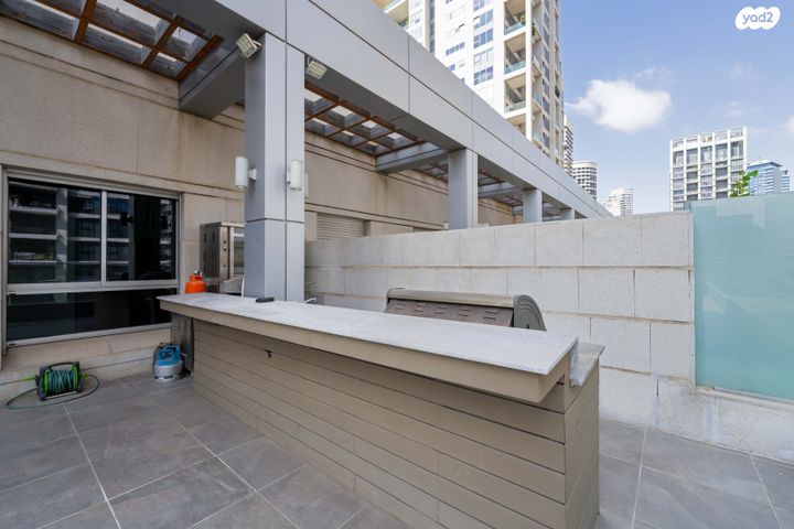 גג/ פנטהאוז, ניסים אלוני, צמרות איילון, פארק צמרת, תל אביב יפו