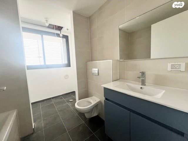 דירה, אמנון ליפקין שחק, נוף הטיילת, נתניה