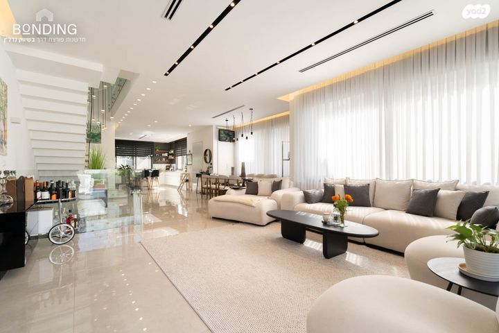 דו משפחתי, קדימה צורן