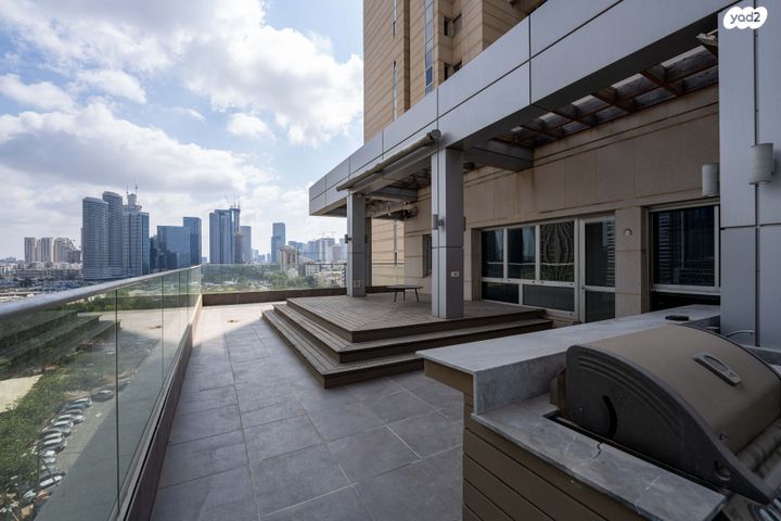 ניסים אלוני 