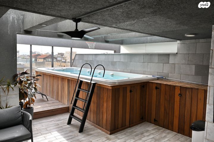 גג/ פנטהאוז, הרב קוק, מוצקין הותיקה, קרית מוצקין