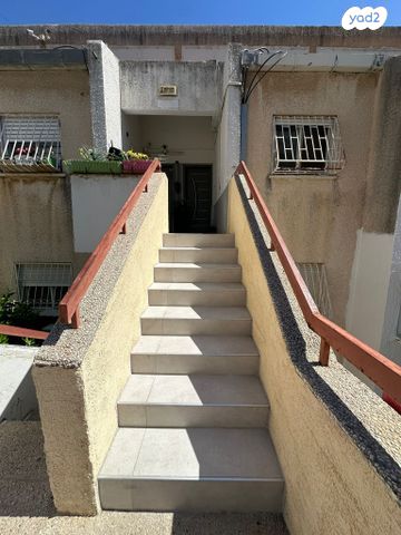 דירה, הנוריות, נשר