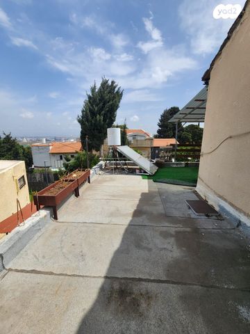 גג/ פנטהאוז, התיכון, בן דור, נשר