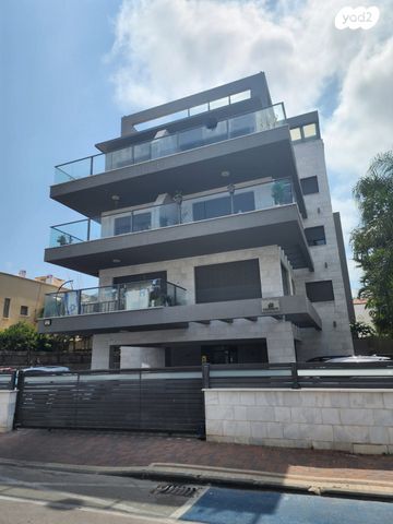 גג/ פנטהאוז, הרב קוק, מוצקין הותיקה, קרית מוצקין