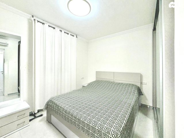 דירת גן, אורות, אור עקיבא