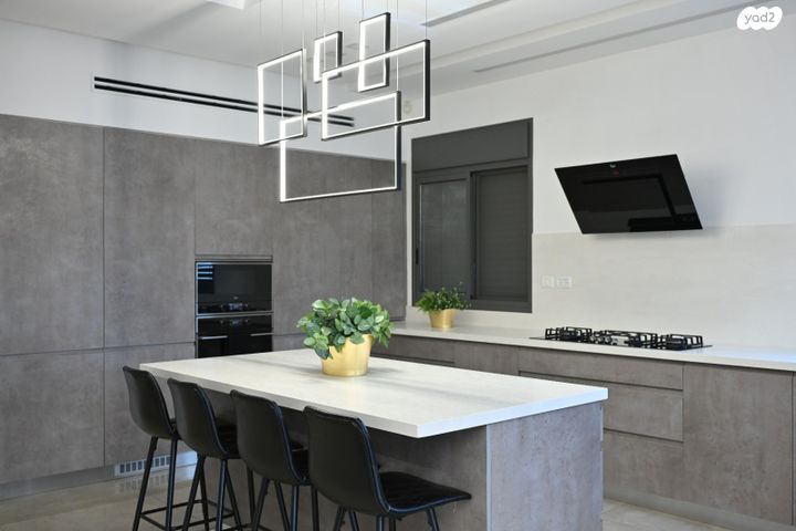 גג/ פנטהאוז, הרב קוק, מוצקין הותיקה, קרית מוצקין