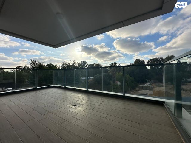 דירה, הרצליה