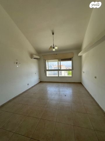 דירה, הנוריות, נשר