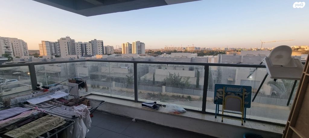 דירה, נצר חזני, נתיבות מערב, נתיבות