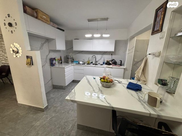 מבוא העירית 