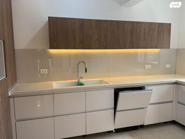 דירה, וייצמן, עיר, מרכז העיר, נהריה