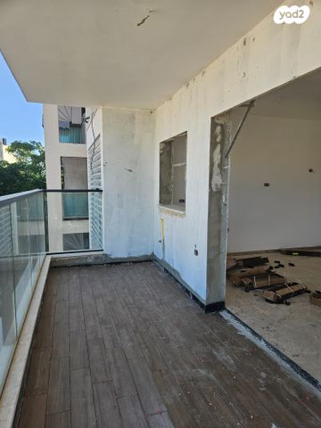 דירה, יהודה לייב פינסקר, פתח תקווה