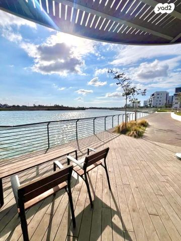 דירה, אגם דלתון, שקמים ואגמים, אשקלון