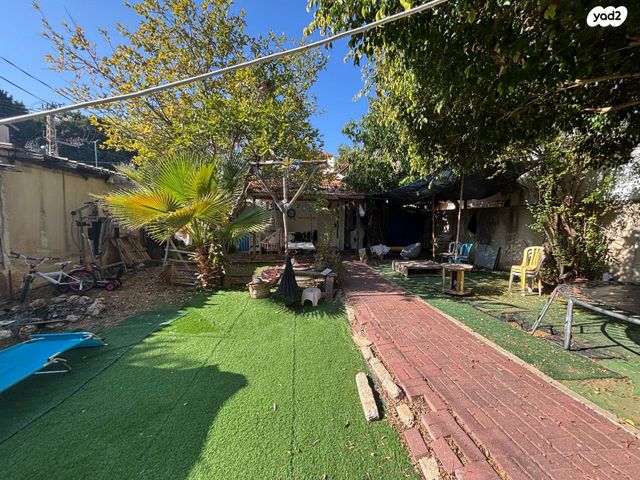 מגרשים, יואל 15, בית ונוף, כפר סבא