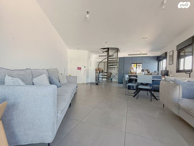 דירה, קהילת ניו יורק, תל אביב יפו