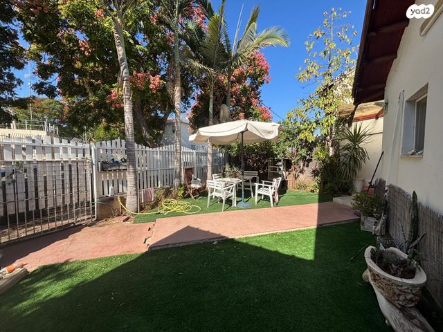 דו משפחתי, יואל 15, בית ונוף, כפר סבא