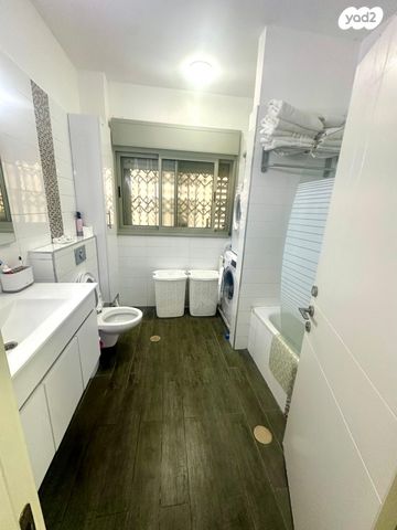 דירה, אלמוג, גלי כרמל, טירת כרמל