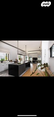 בית פרטי/ קוטג', אירוס, אירוס