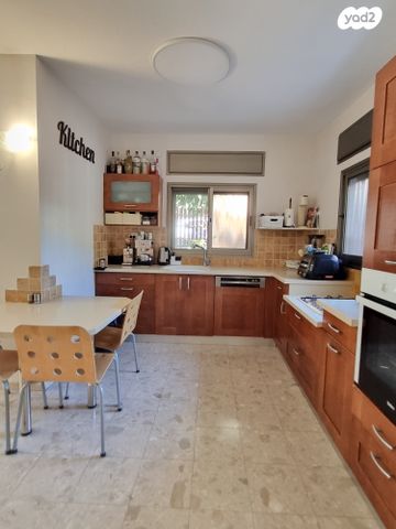 דו משפחתי, רמת ישי