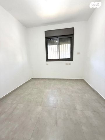 דירה, אגם דלתון, שקמים ואגמים, אשקלון